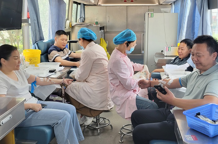 1691562478683896.jpg 献血照片2.jpg